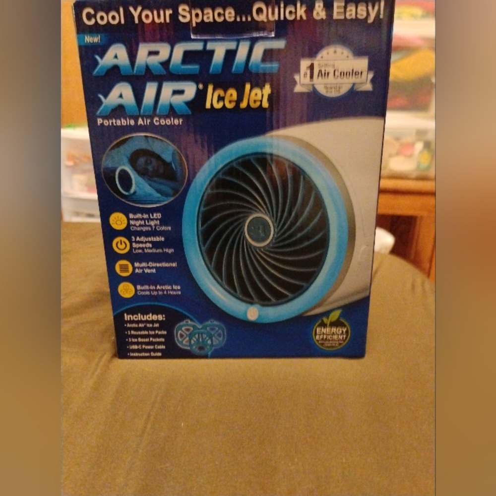 Blue and White Portable Cooling Solution